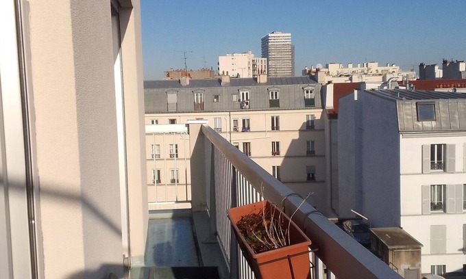 Quartier de la Chapelle Apartment | Bright Family Apartment in Quiet JO District for Relaxation