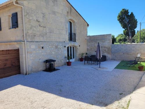 Raphele-les-Arles House | Pet-Friendly Appartement dans Mas Provencal with Ocean View