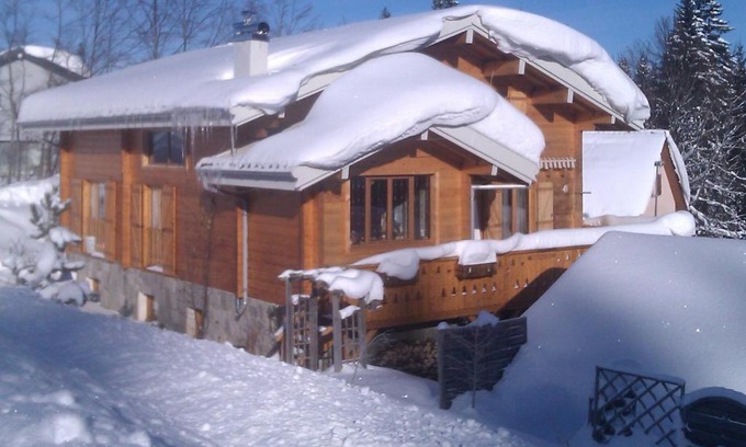 Premanon Apartment | Family-Friendly Appartement Daria with High Guest Ratings