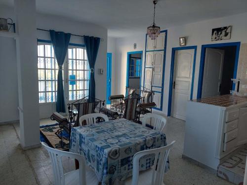 Sakiet Eddaier Apartment | Comfortable Appartement Dauphin in Family-Friendly Area