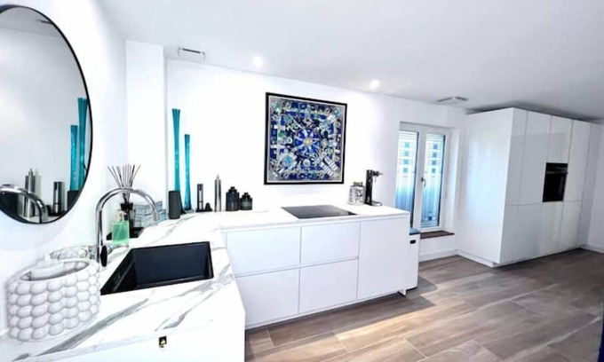 Tours Apartment | Relaxing 70m2 Apartment with Spa and Private Terrace