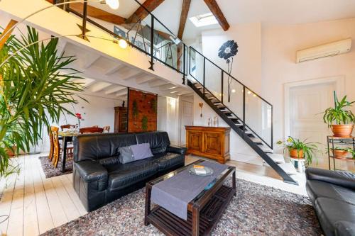 Les Chalets - Saint-Aubin - Saint-Etienne Apartment | Stylish T5 Apartment in Heart of City - Family Friendly