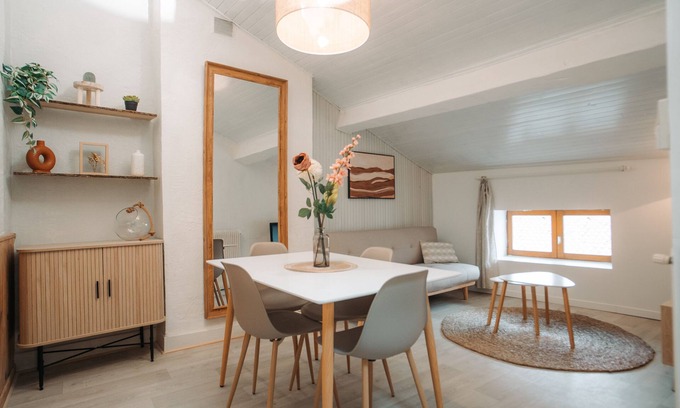Le Puy-en-Velay Apartment | Invigorating Retreat in Central Puy-en-Velay with Spa