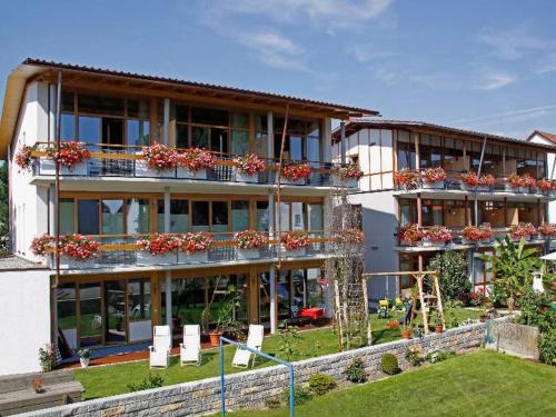 Immenstaad am Bodensee Apartment | Premier Appartement Hotel Seerose: Rated 10/10 with Hot Tub