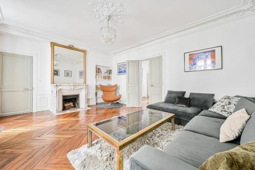 Quartier des Invalides Apartment | Luxury Apartment Near Assemblée Nationale - Rated 9.5/10