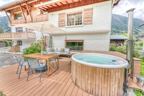 Chamonix-Mont-Blanc Apartment | Oceanfront Apartment Mont Blanc: Family-Friendly Retreat