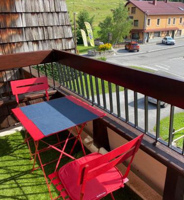 Mijoux Apartment | Mountain Retreat: Family-Friendly Comfort Awaits You