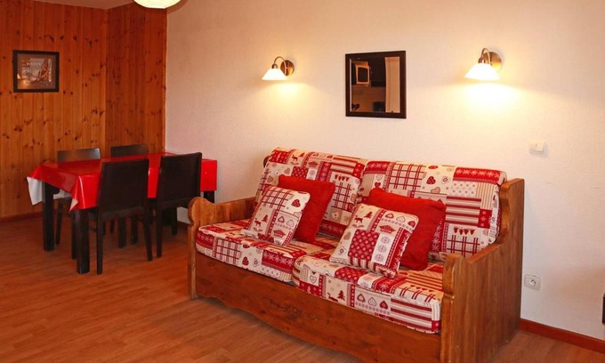 Les Orres Apartment | Comfortable Apartment at Orres 1800 with Pool & Sauna