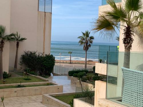 Pont Blondin Apartment | Elegant Oceanfront Apartment with Pool in Mohammedia