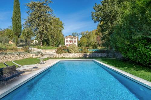 Grand Sud Apartment | Top-Rated Oceanfront Apartment in Bastide with Pool