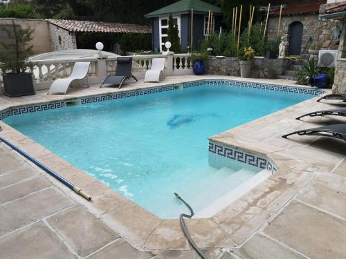 Digne-les-Bains Apartment | Stylish Apartment with Pool and Ocean View Awaits You
