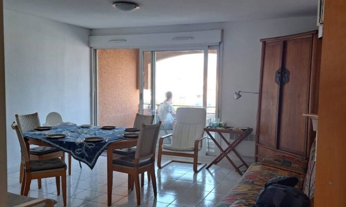 Meze Apartment | Oceanfront Appartement direkt am Hafen with Spa Amenities