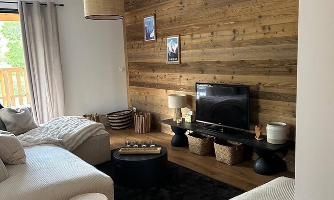 Villard-de-Lans Apartment | Spacious Duplex Apartment for 12 near Hiking Trails