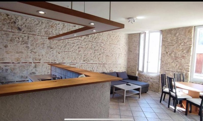 Agen Apartment | Appartement duplex spacieux en hypercentre avec garage privé