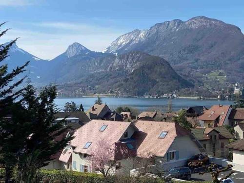 Talloires-Montmin Apartment | Scenic Duplex Apartment with Lake and Mountain Views