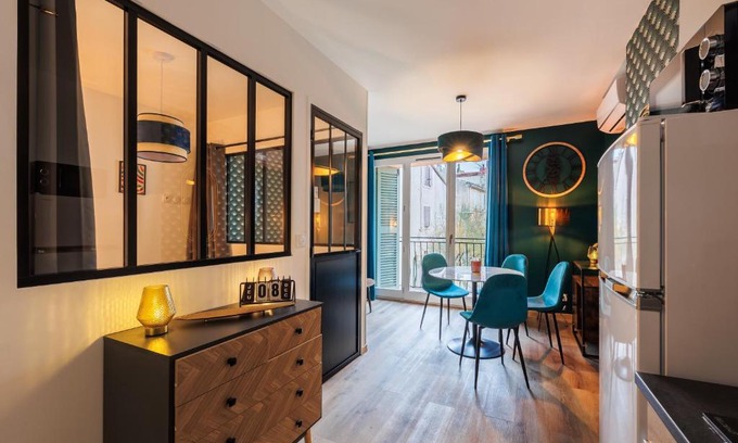 Martigues Apartment | Discover Appartement Emeraude: Family-Friendly Retreat