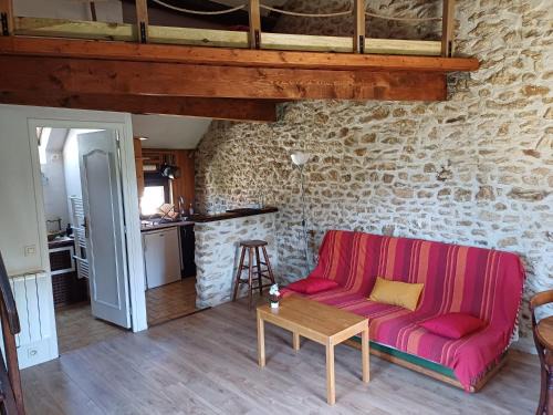 Pouilly-le-Fort Apartment | Peaceful Stone Apartment with Exceptional Guest Rating 9/10