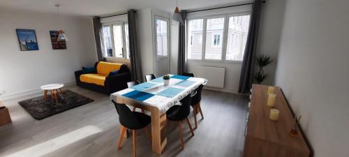 Dunkerque Centre Apartment | Family-Friendly Appartement Entre terre et mer – 9/10 Rated