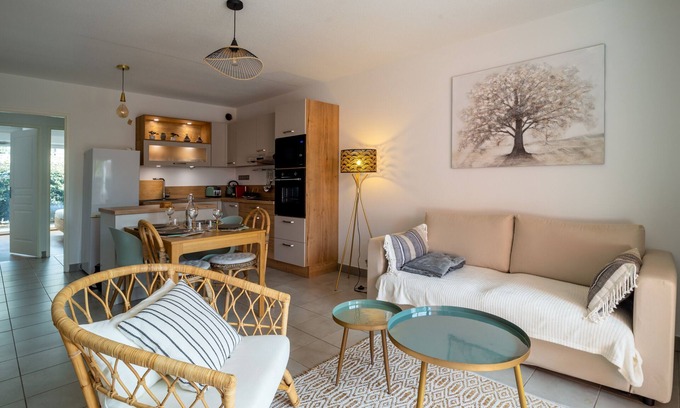 La Teste-de-Buch Apartment | Oceanfront Appartement Exupéry - Welkeys with Spa & Breakfast
