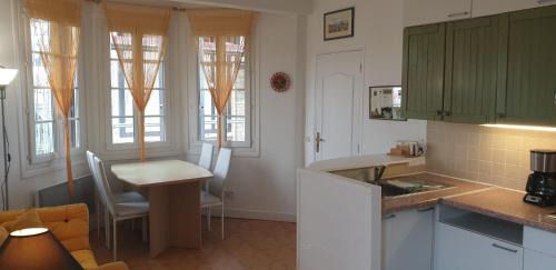 Hermanville-sur-Mer Apartment | Oceanfront Apartment with Sea View for 3 Guests & Baby