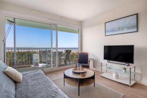 Saint-Brevin-les-Pins Apartment | Oceanfront Apartment for 4 in Saint Brévin L’Océan