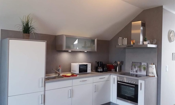 Morsdorf Apartment | Cozy Brückenhof Apartment with Ocean View & Kitchen