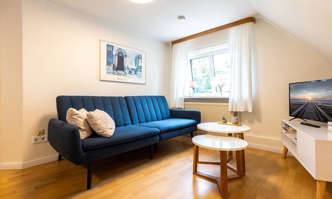 Großmorsum Apartment | Cozy Appartement Flör: Family & Pet Friendly Retreat