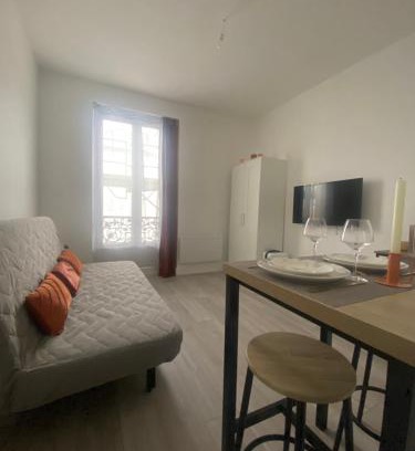 Le Perreux-sur-Marne Apartment | Convenient Apartment Near Paris & Disney for Families