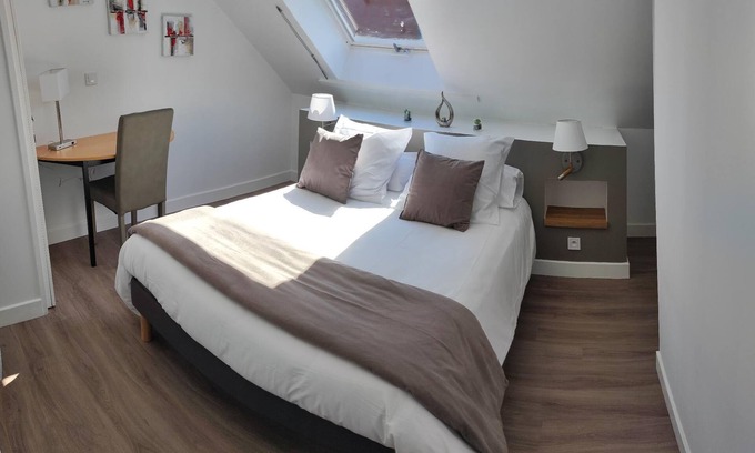 Les Aix-d'Angillon Apartment | Family-Friendly T2 Appartement in Valençay