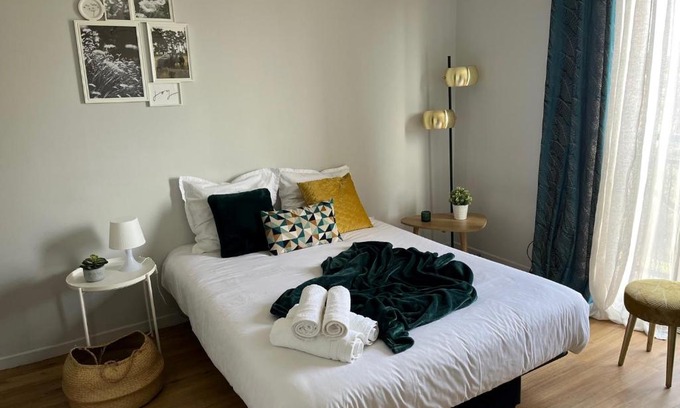 Ramonville-Saint-Agne Apartment | Oceanfront Appartement in the Heart of Ramonville - 9.3/10