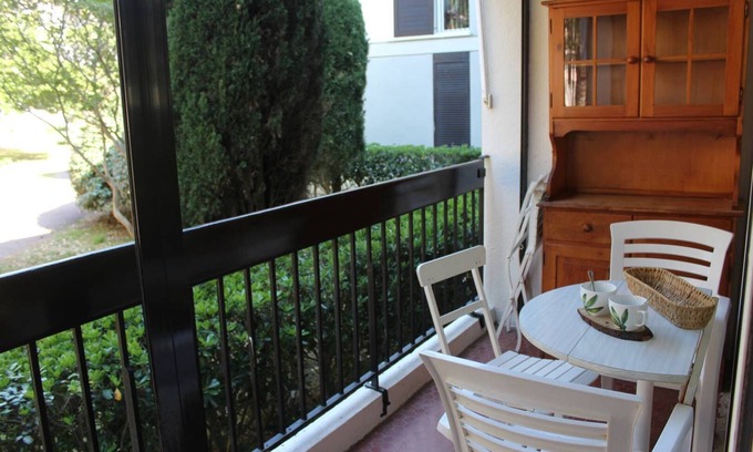 Saint-Cyprien Plage Apartment | Cozy Apartment with Terrace Near the Port and Ocean View