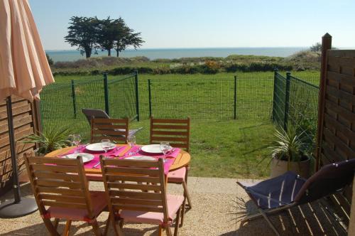 Saint-Pierre-Quiberon Apartment | Oceanfront Appartement RÉSIDENCE DE LA GRÈVE with 9/10 Rating