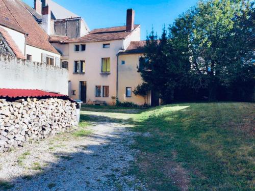 Gray Apartment | Child-Friendly Appartement Grand-duc with Great Reviews