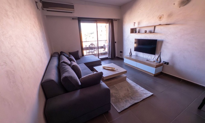 Majorelle Apartment | Central Marrakech Retreat: Guéliz Majorelle with Breakfast