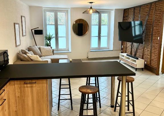 Charleville-Mezieres Apartment | Prime Location Appartement Diamérisma with Child-Friendly Amenities