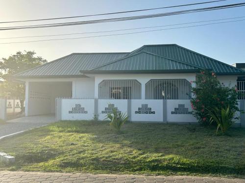 Paramaribo Apartment | Child-Friendly Appartement Hematiet with Great Guest Ratings