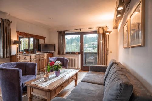 Reith bei Kitzbuehel Apartment | Family-Friendly Appartement Hornblick with Pool Access