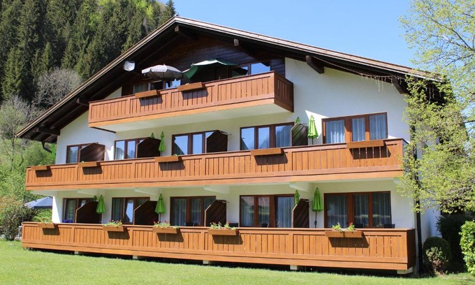 Dorf Apartment | Cozy Appartement-Hotel Happy Kienberg with Breakfast & Pets