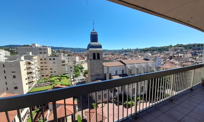 Saint-Roch - Badouillere - Chavanelle Apartment | Central Apartment with Garage - Ideal for Families!