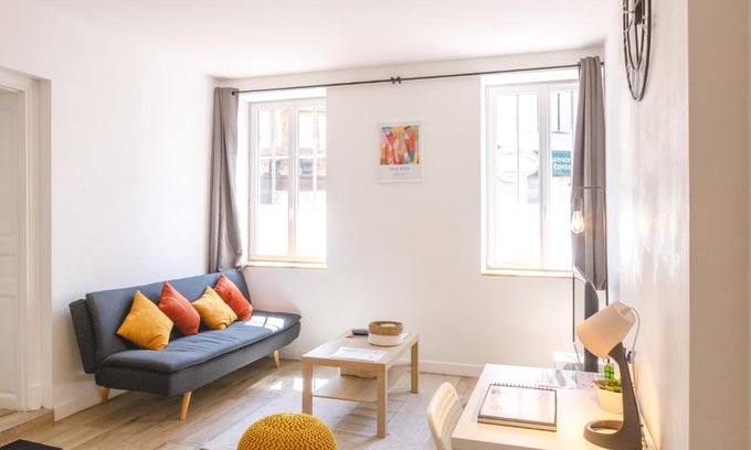 Prefecture Apartment | New Location: Family & Pet-Friendly Appartement in City Center