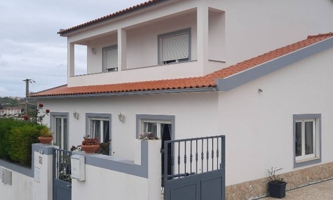 Atalaia Apartment | Family-Friendly Apartment Just 3 km from the Beach