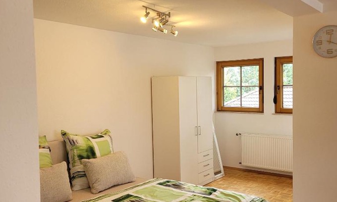 Huefingen Apartment | Cozy Appartement im Schwarzwaldhaus - Pet and Child Friendly