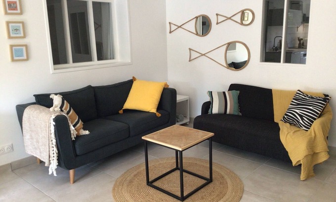Behobie Apartment | Highly Rated Oceanfront Apartment with Terrace in Basque