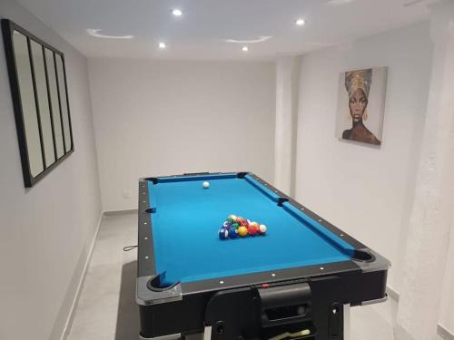 Voiron Apartment | Relaxing Appartement with Jacuzzi and Billiards for Families