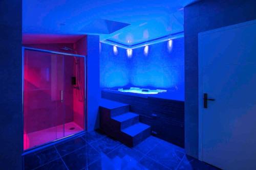Francheville Le Bas Apartment | Indulgent Appartement with Jacuzzi and Hammam Experience