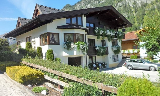Pertisau Apartment | Guest Rated 10/10 - Appartement Koller with Family-Friendly Amenities
