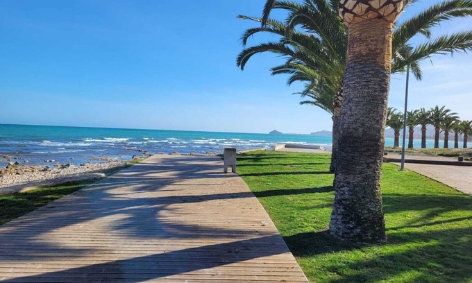 Benicarlo Apartment | Bright Appartement Kozi Steps from the Beach with Spa Access