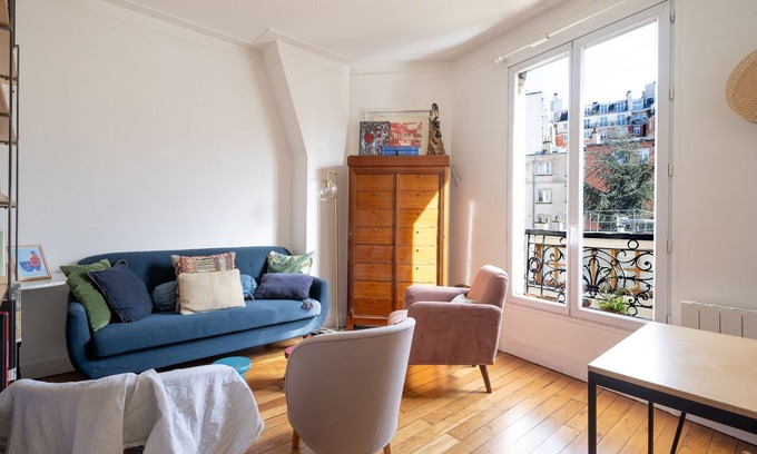 Belleville Apartment | Charming Paris Apartment with Pet-Friendly Amenities