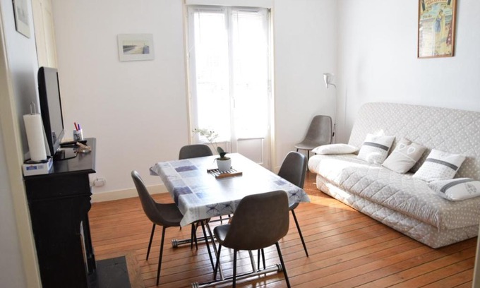 Mers-les-Bains Apartment | Family-Friendly Stay at Appartement L Hirondelle Mers