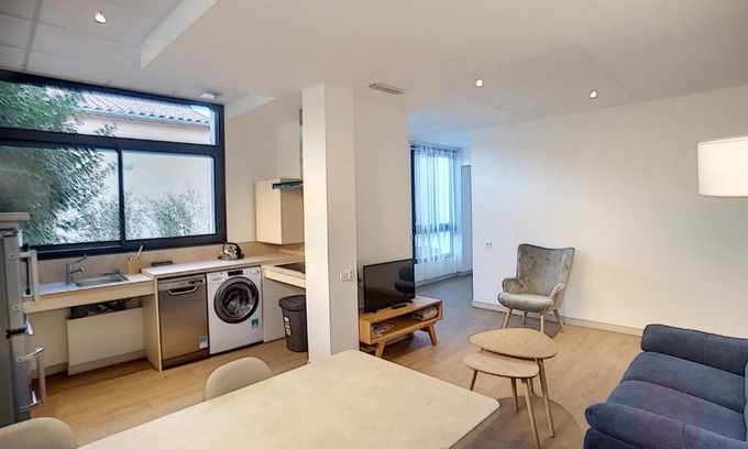 Lamalou-les-Bains Apartment | Cozy Appartement Lamalou-les-Bains for 4 - Pet Friendly